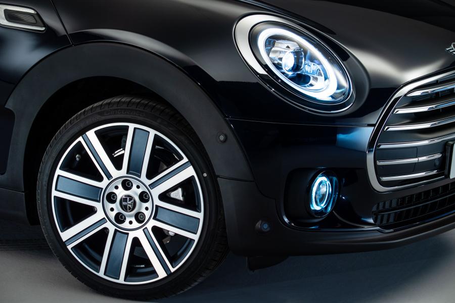 Детали экстерьера Mini Cooper Clubman (F54) 2019 года  (WW) (фото 31 из 31)